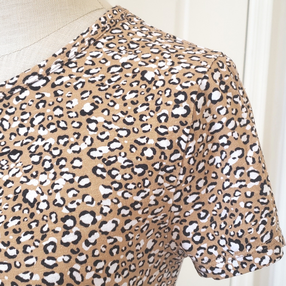 J. CREW Animal Print Studio T Shirt Short Sleeve Leopard Cheetah | SMALL - Picture 8 of 11